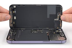 iPhone 14 tear down